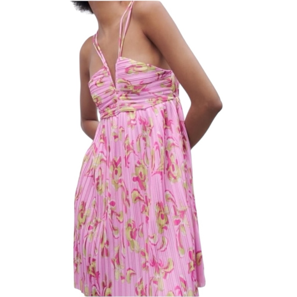 Zara Pleated Floral Strappy Mini Dress with VNeck Size Medium